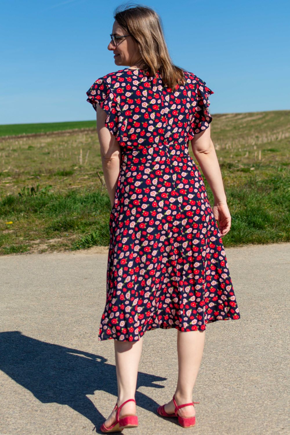 tailliertes Kleid Flügelärmel, Rose