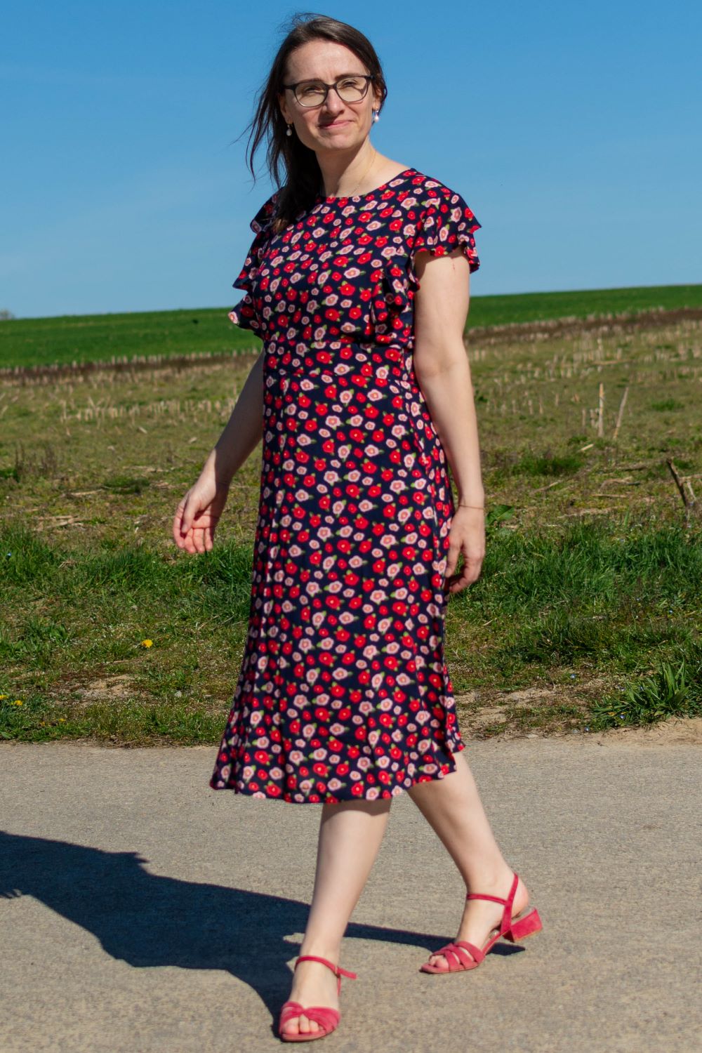tailliertes Kleid Flügelärmel, Rose