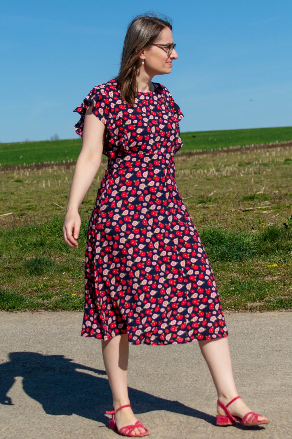 tailliertes Kleid Flügelärmel, Rose