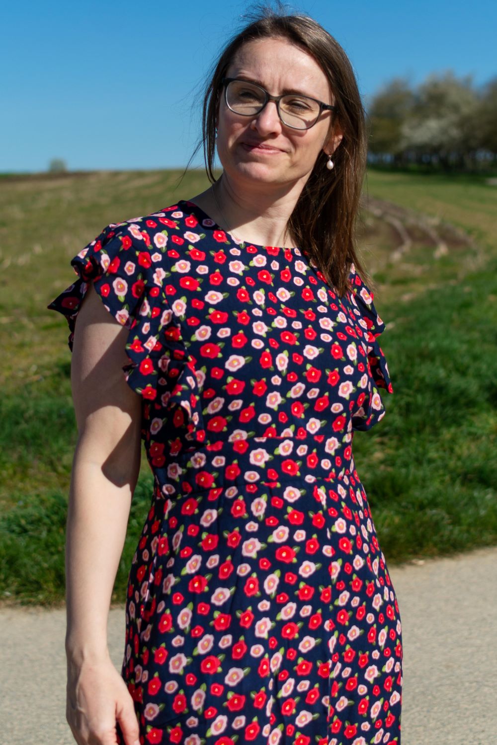 tailliertes Kleid Flügelärmel, Rose