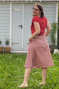 Casual & Chic Top, Pompeian Red