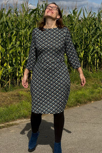 tailliertes Kleid mit graphischem Blumenprint, Shuttle