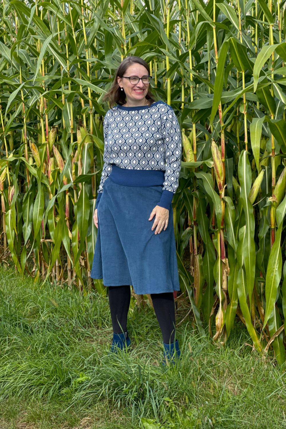 Strickpulli mit Muster, Blau/Weiß