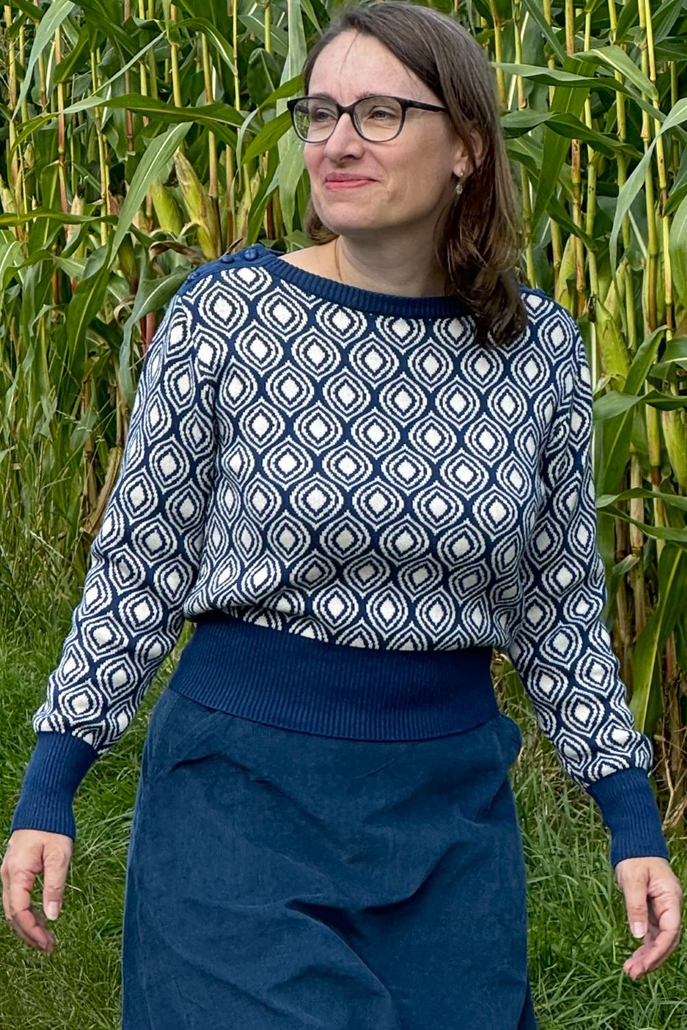 Strickpulli mit Muster, Blau/Weiß