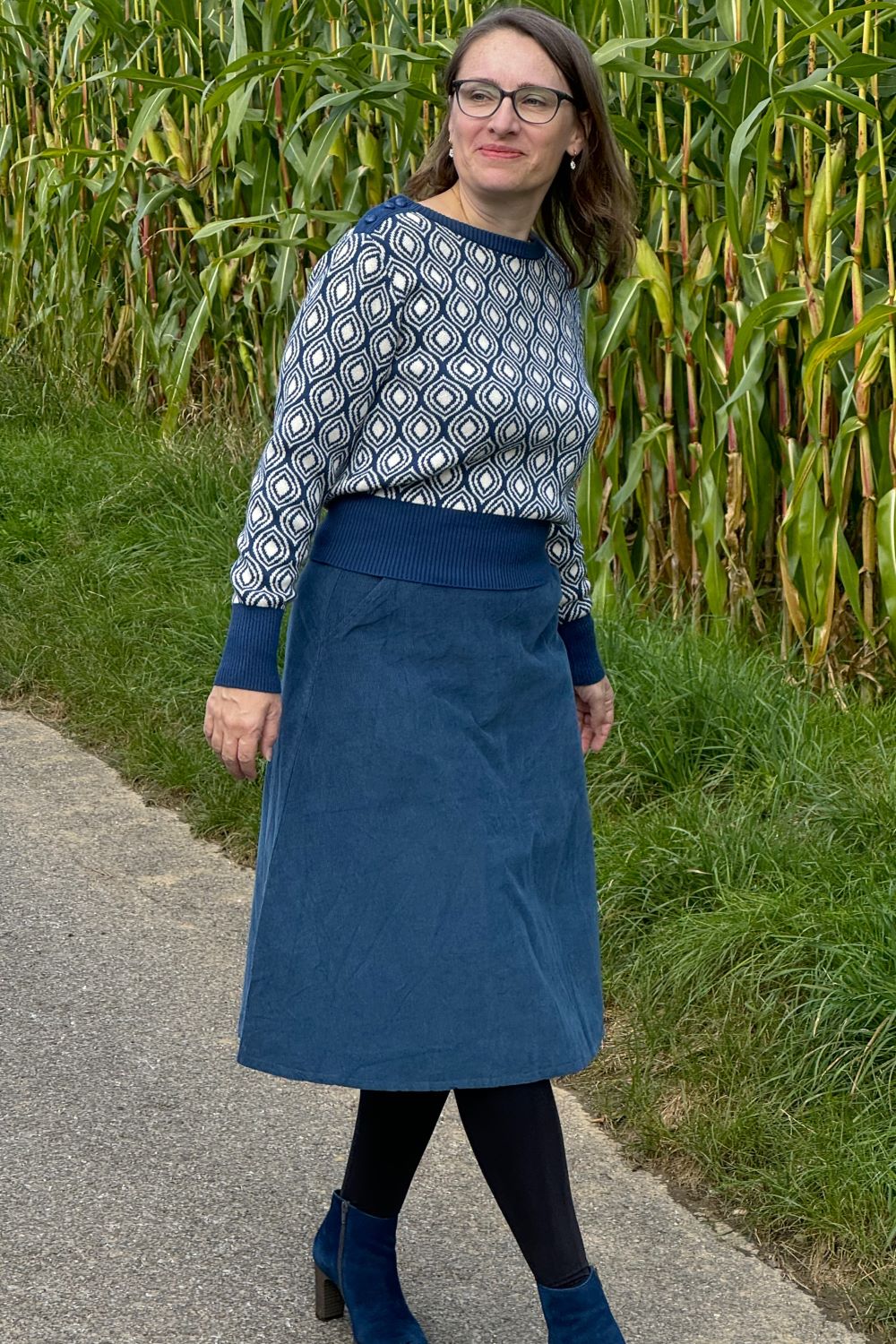 Strickpulli mit Muster, Blau/Weiß