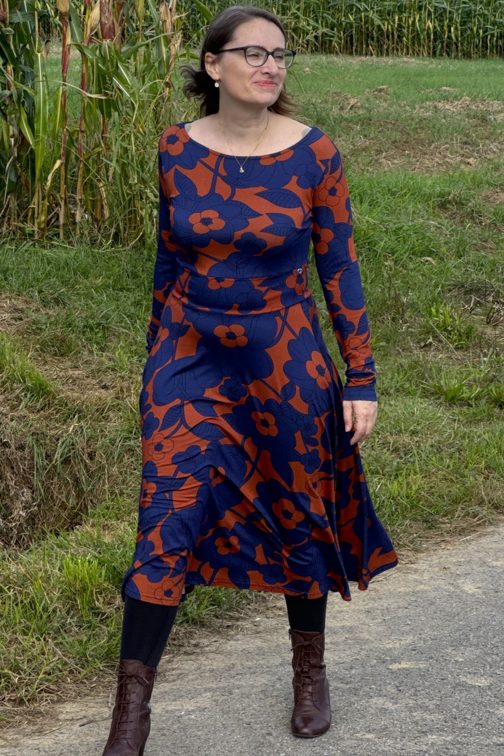 Danesigrid Viscose Kleid, Deep Marine/Rust Bloom Boom