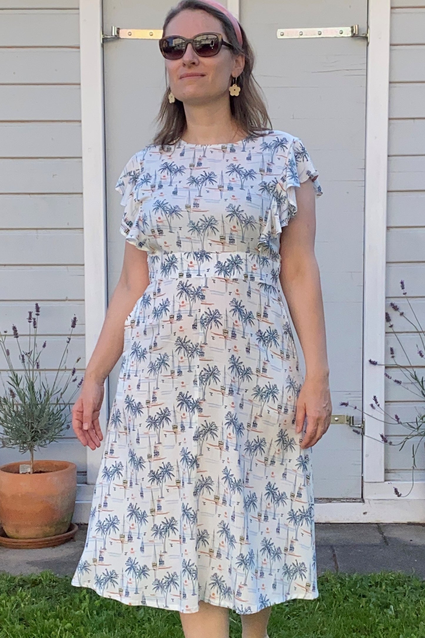 tailliertes Kleid Flügelärmel, Palm