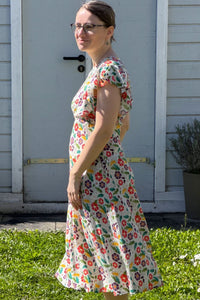 tailliertes Kleid Flügelärmel, Kimono