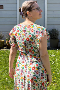 tailliertes Kleid Flügelärmel, Kimono