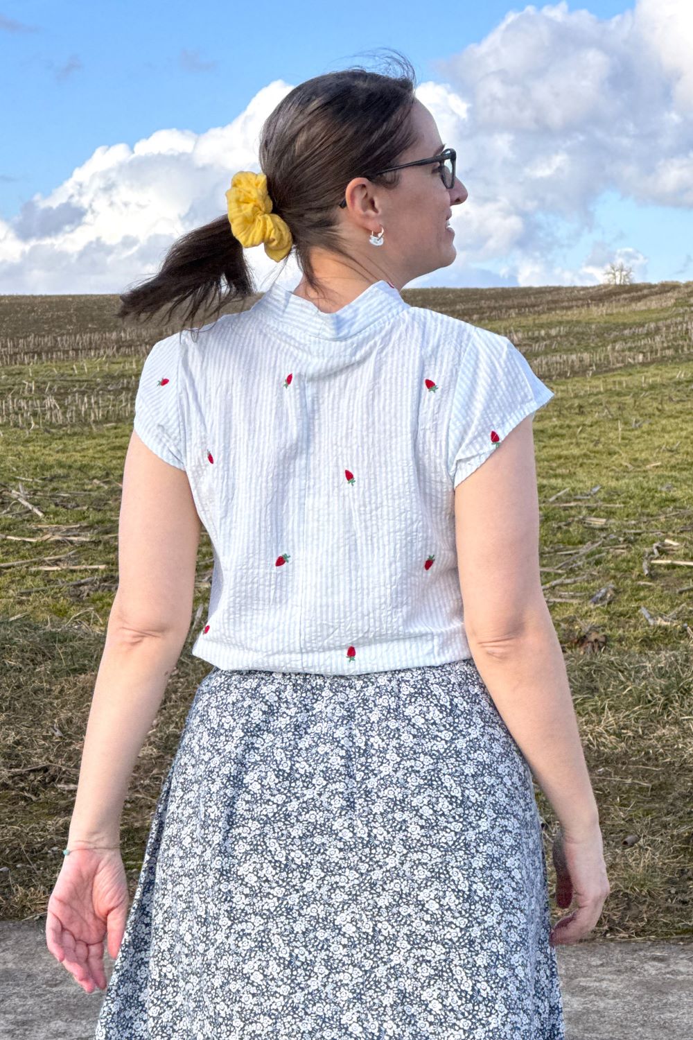 Schleifenbluse, Berries Embroidery