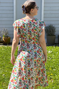 tailliertes Kleid Flügelärmel, Kimono