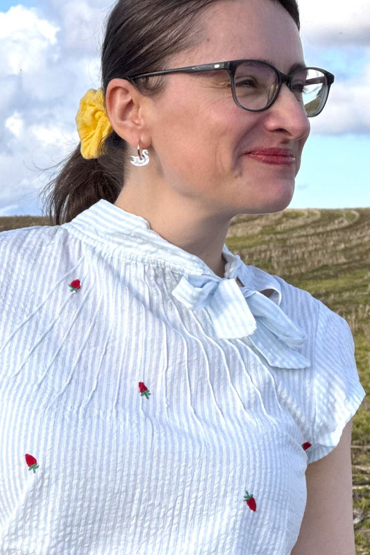 Schleifenbluse, Berries Embroidery