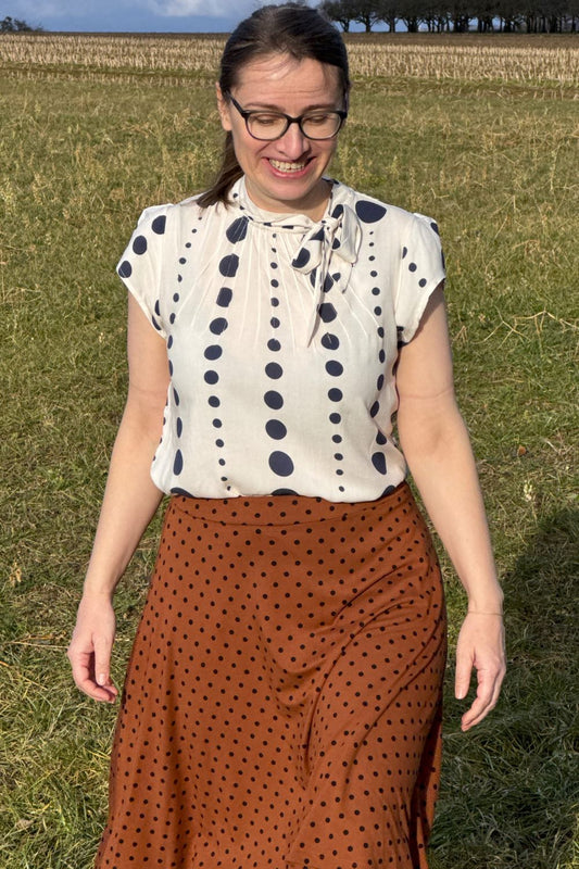 Schleifenbluse, Polka-Ivory