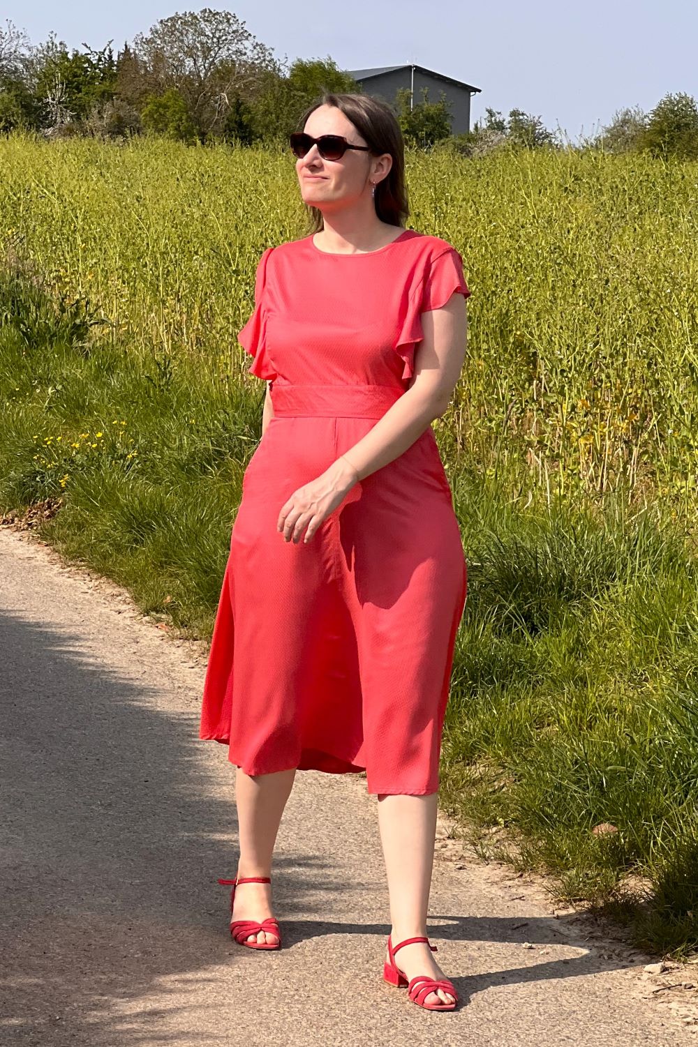 tailliertes Kleid Flügelärmel, Solid Coral