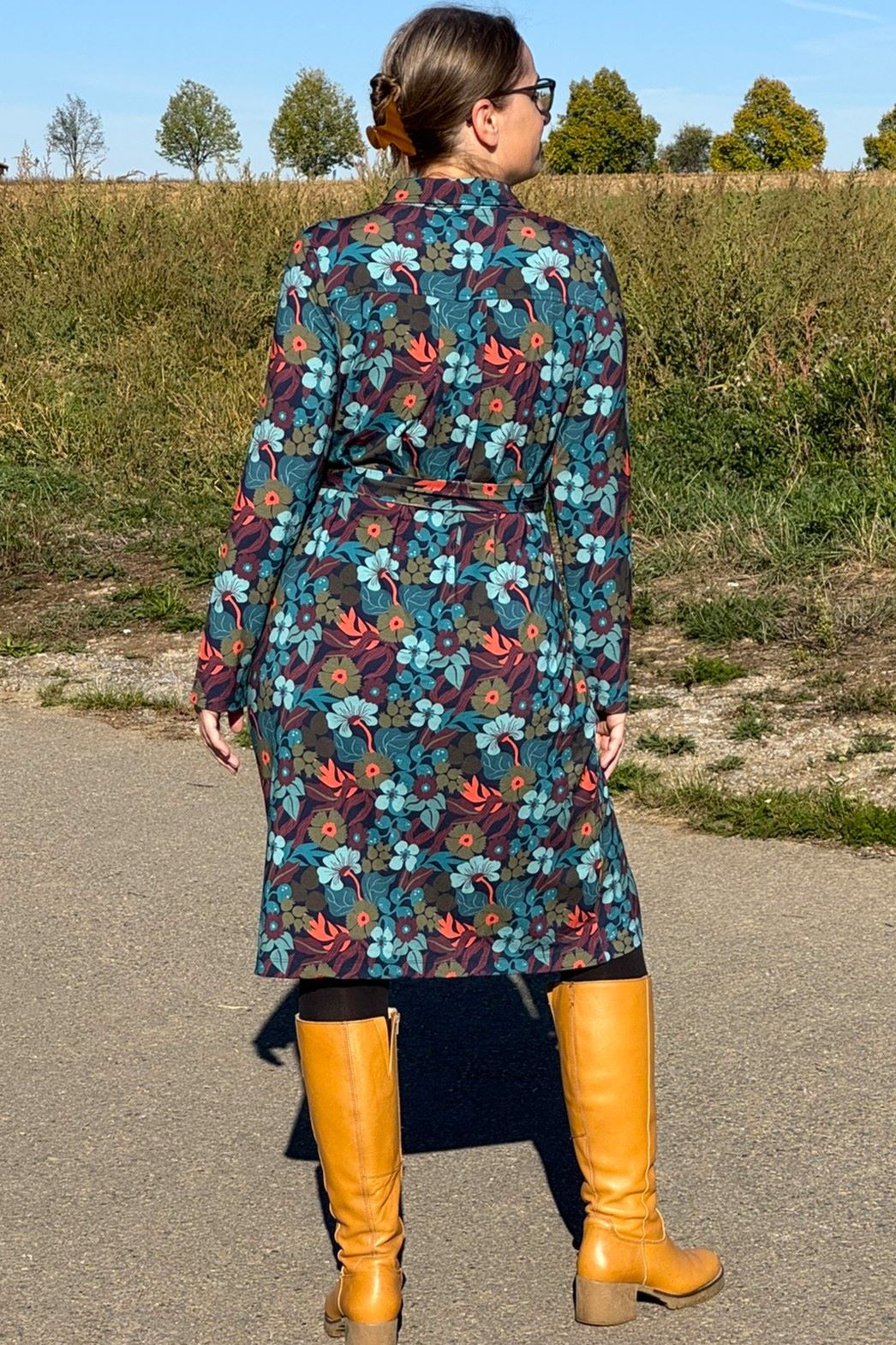 Pearl Dress Slow Bloomer, Navy Peony - lockeres Kleid Blumen langarm