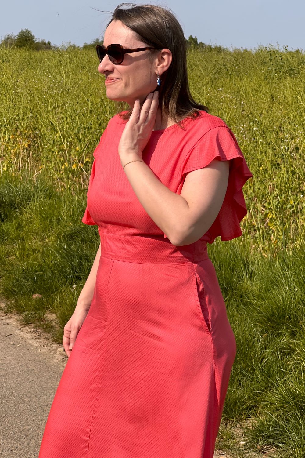 tailliertes Kleid Flügelärmel, Solid Coral
