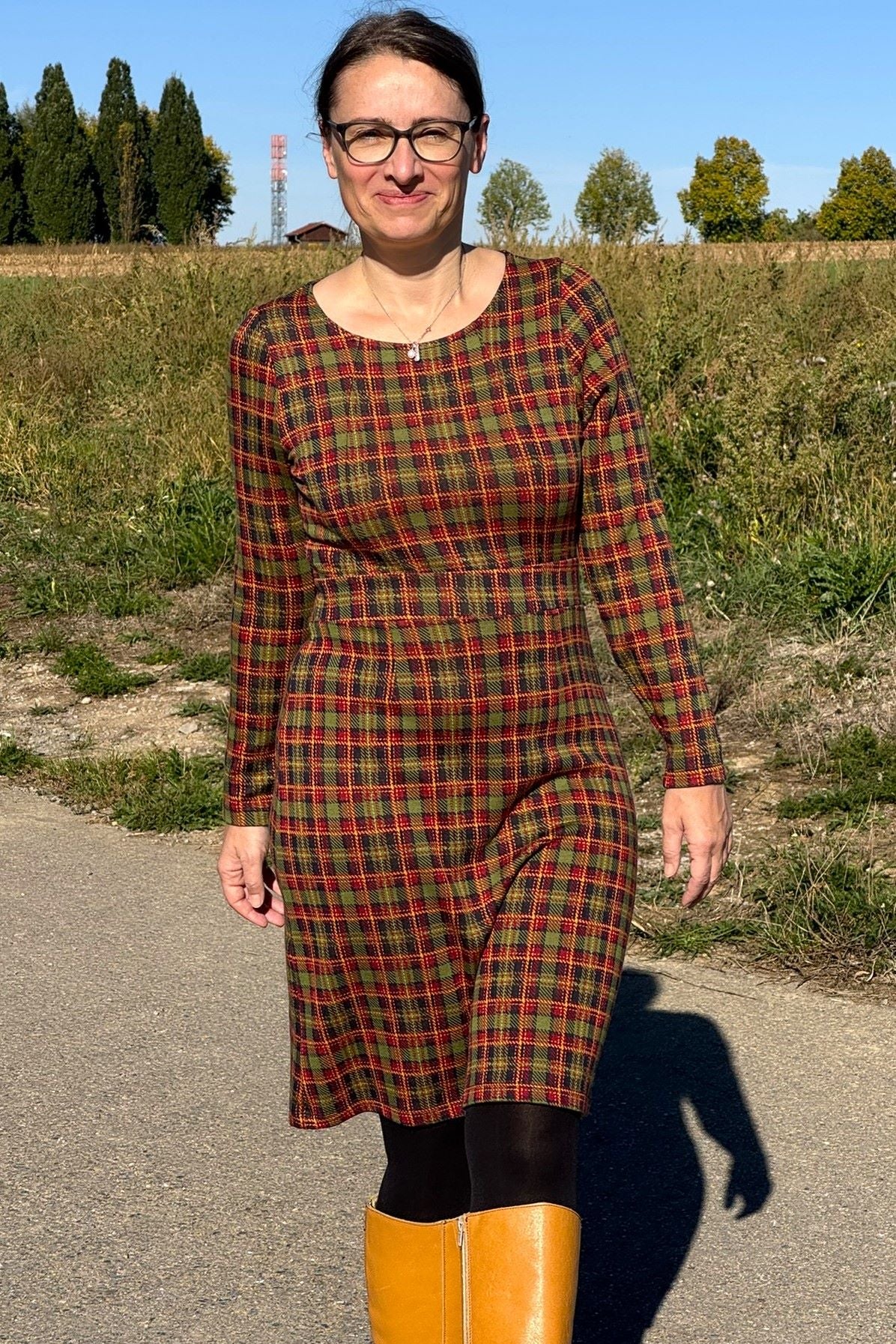 Elise Dress Surplus Square, Sphagnum - Kleid Etuischnitt Karo langarm