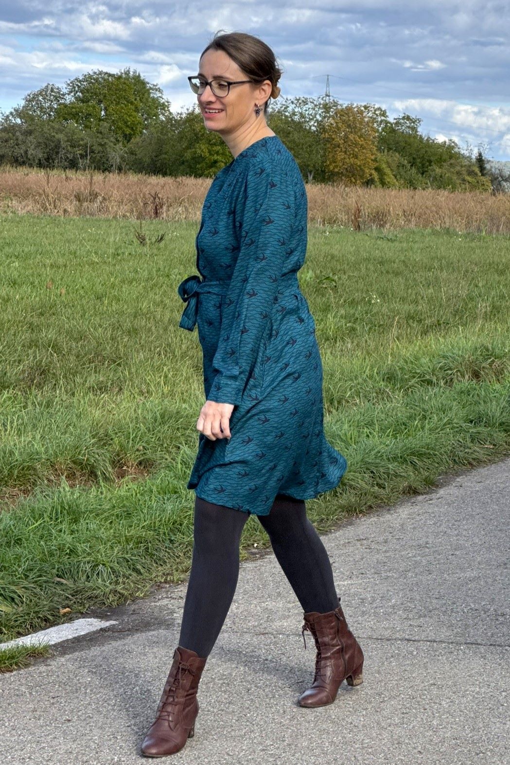 Blusenkleid, Swallow - knielanges Kleid langarm Schwalbe in blau