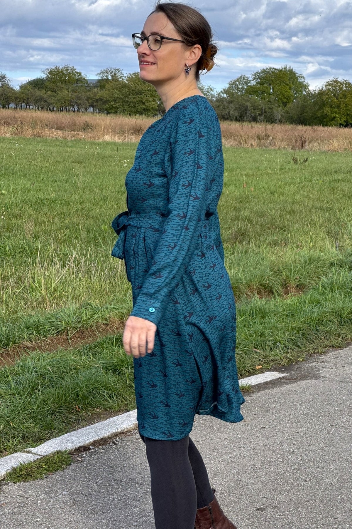 Blusenkleid, Swallow - knielanges Kleid langarm Schwalbe in blau
