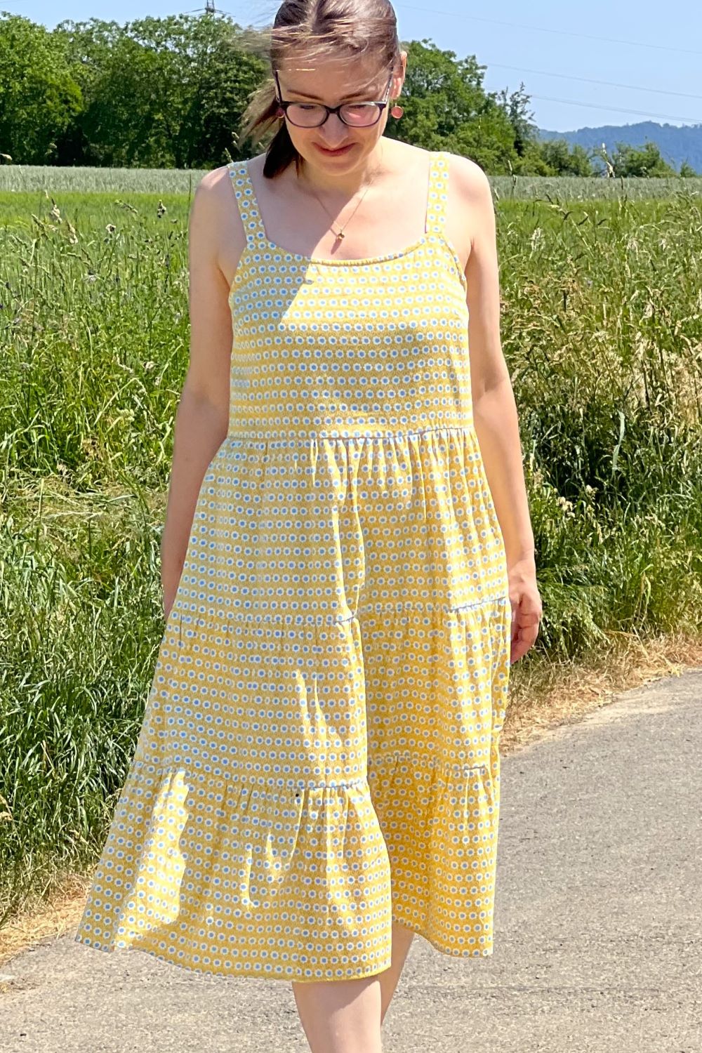 Stufenkleid mit Trägern, Daisies