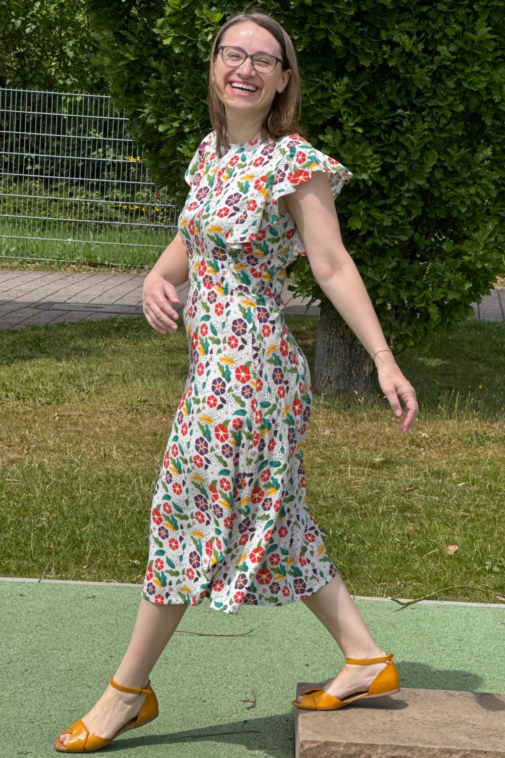 tailliertes Kleid Flügelärmel, Kimono