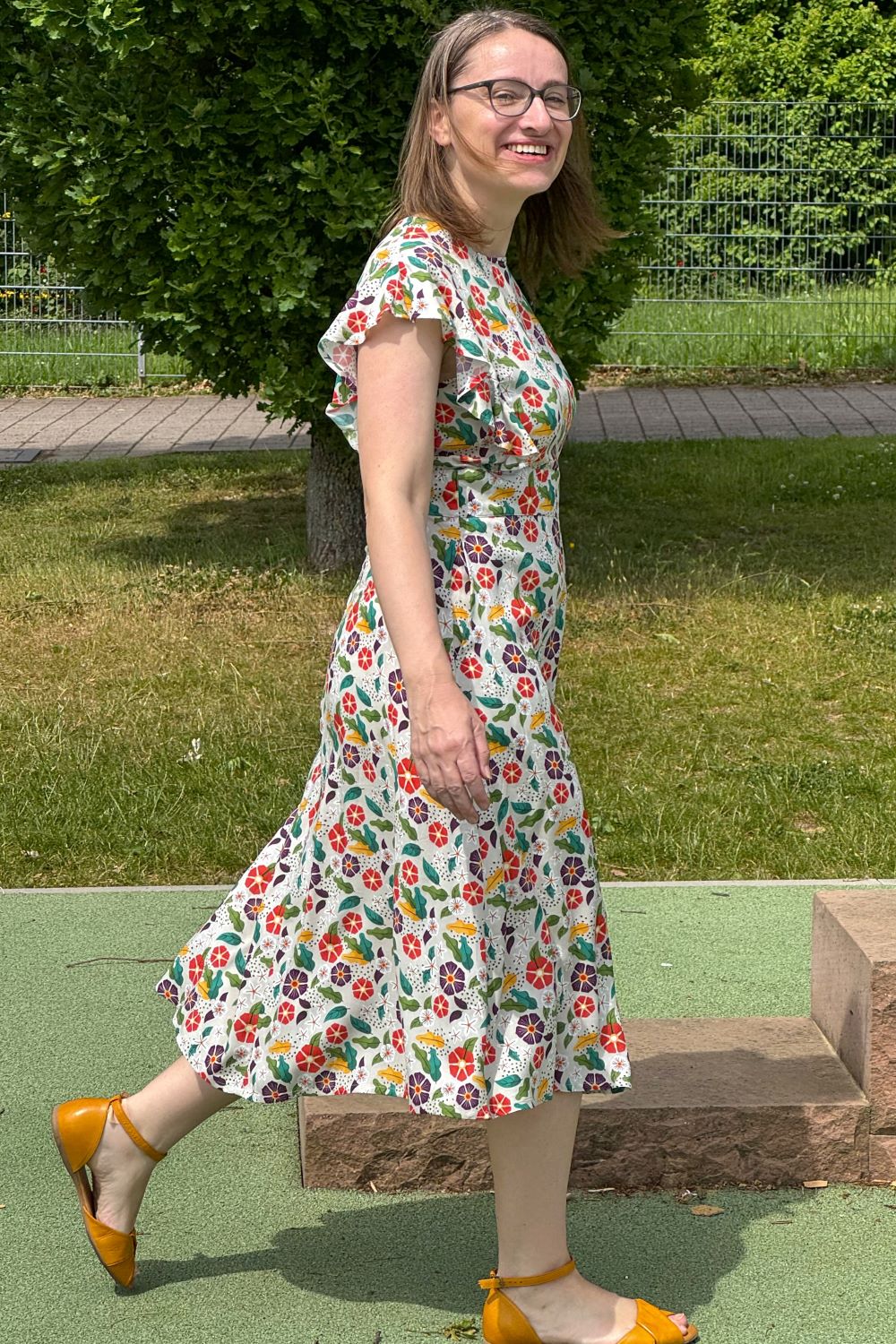 tailliertes Kleid Flügelärmel, Kimono