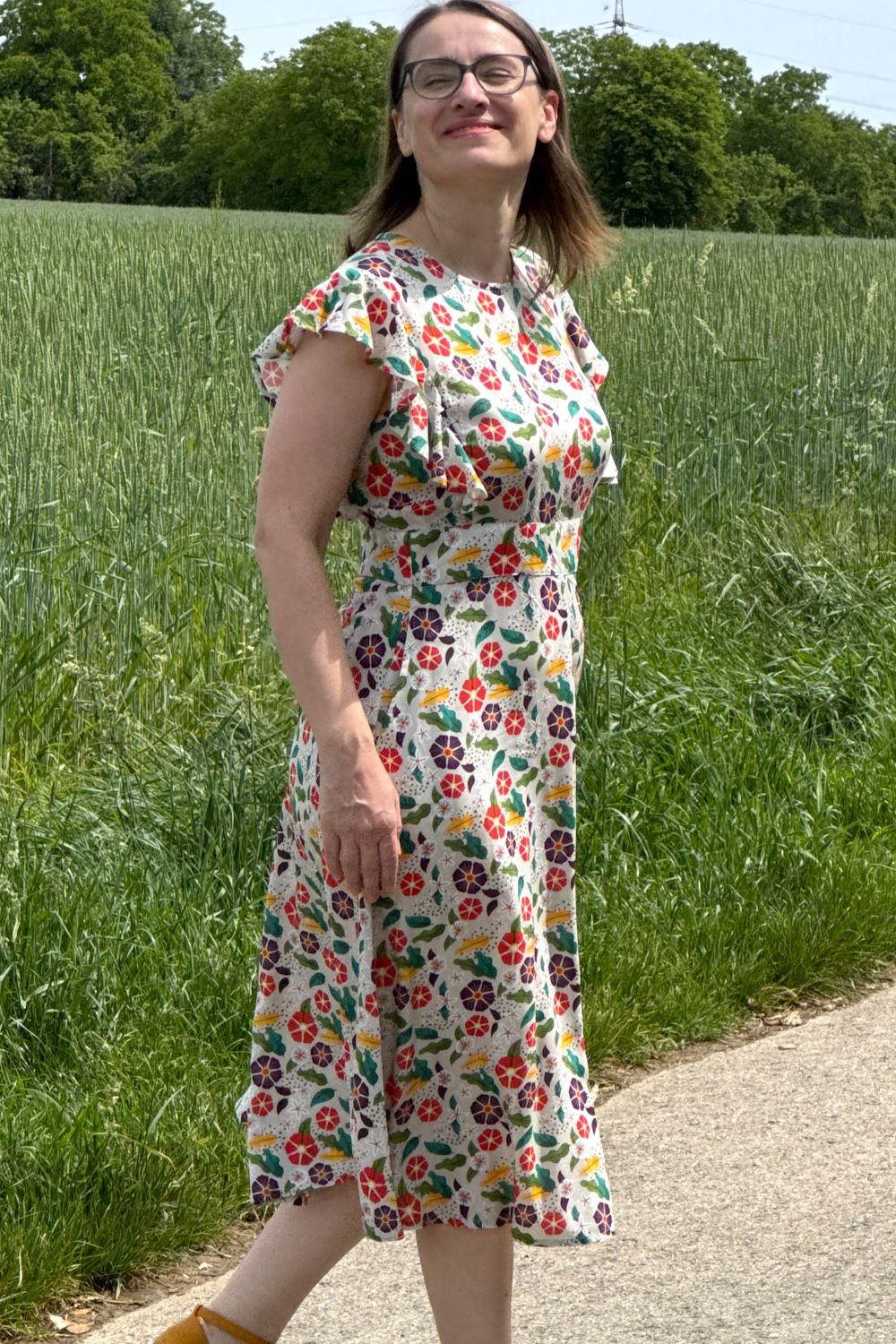tailliertes Kleid Flügelärmel, Kimono