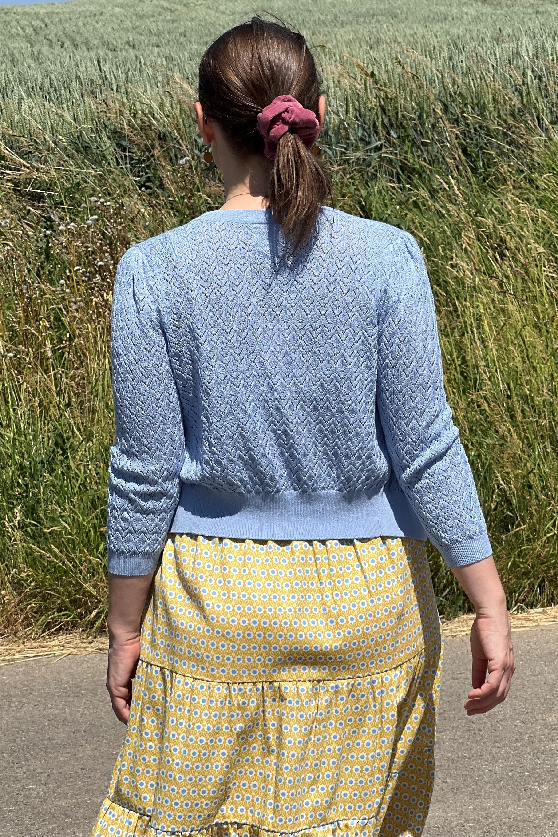 The Topnotch Teatime Cardi, Forget-me-not