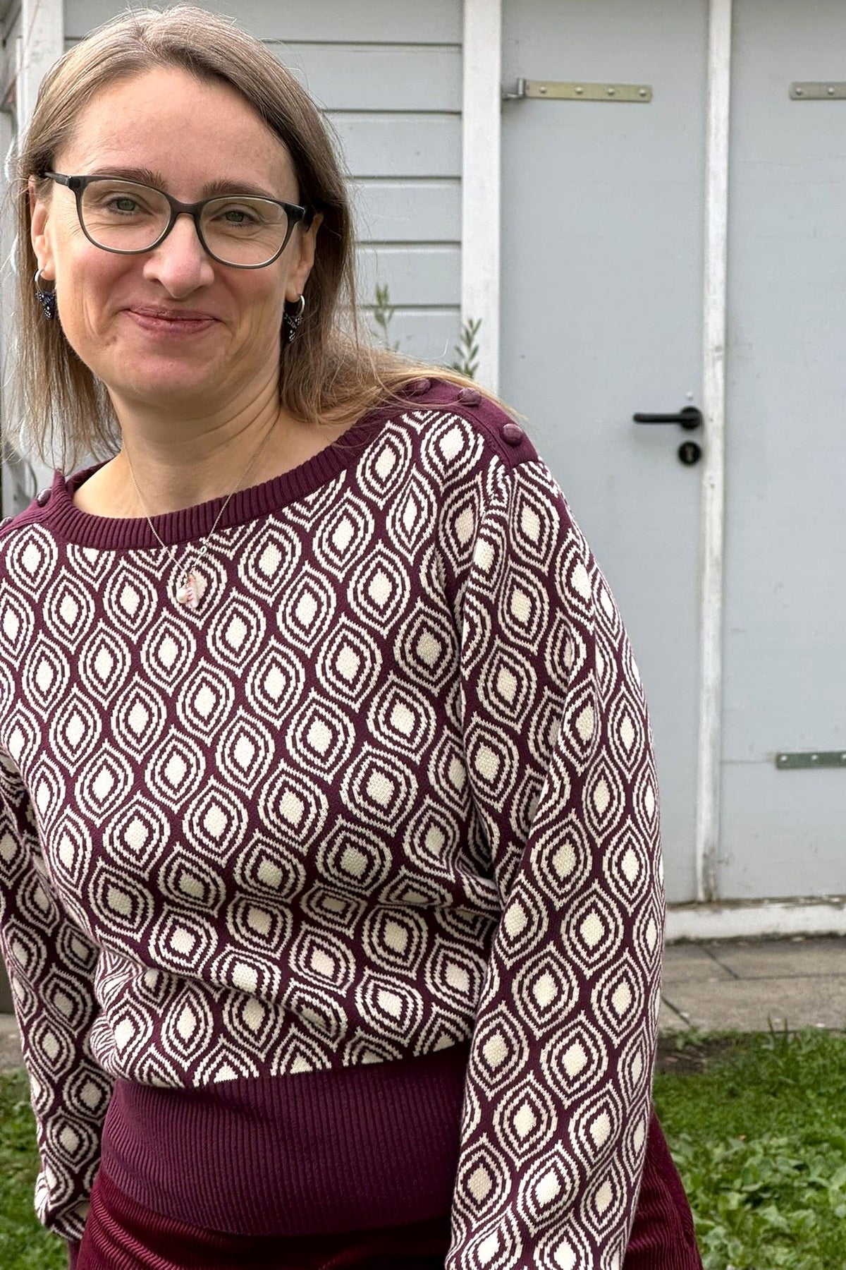 Strickpulli mit Muster, Fig - lockerer Retropulli in feige weiß
