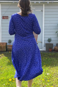 Danesigrid Kleid, Deep Marine Fleurie