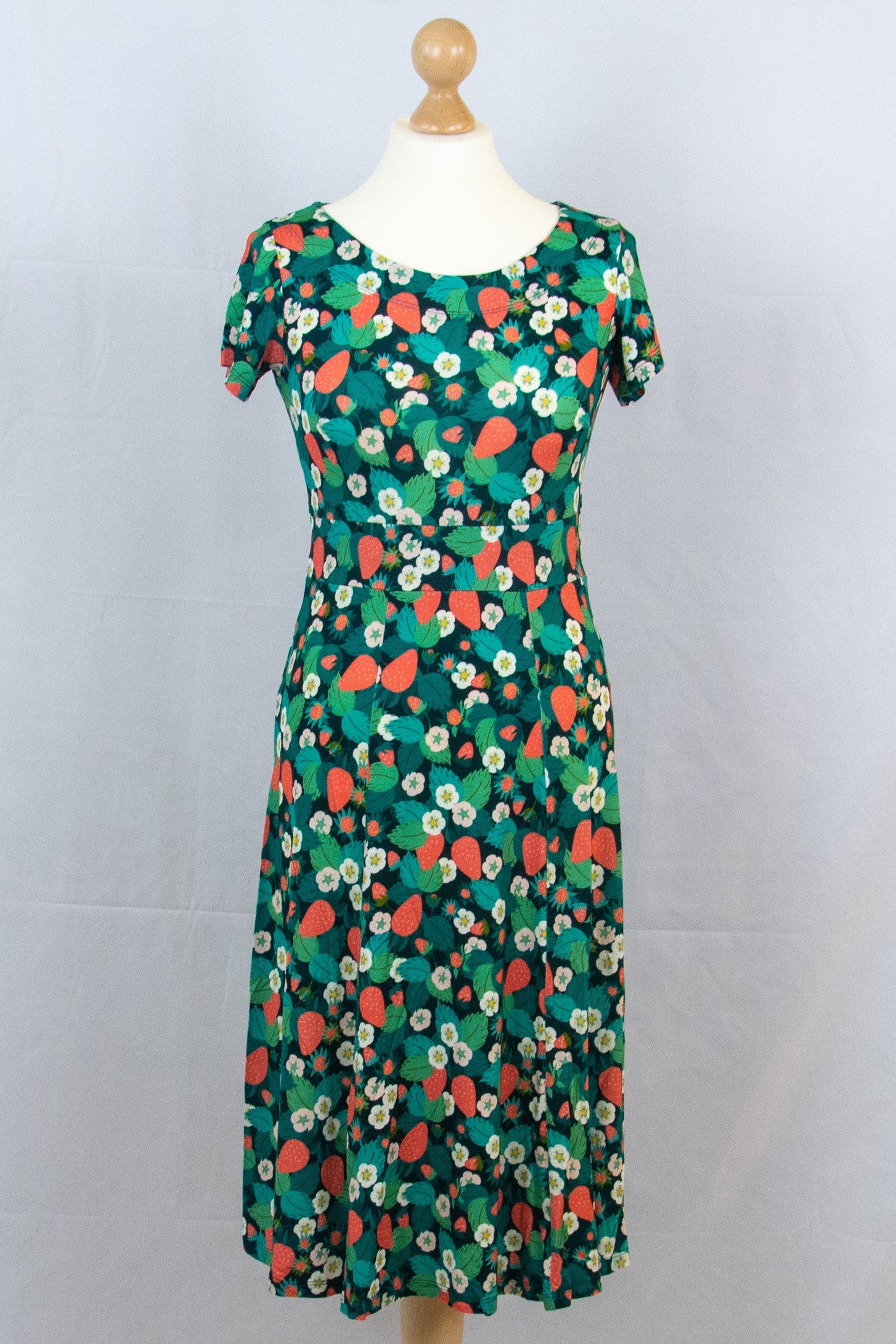 Kleid Hedvig, Smultron