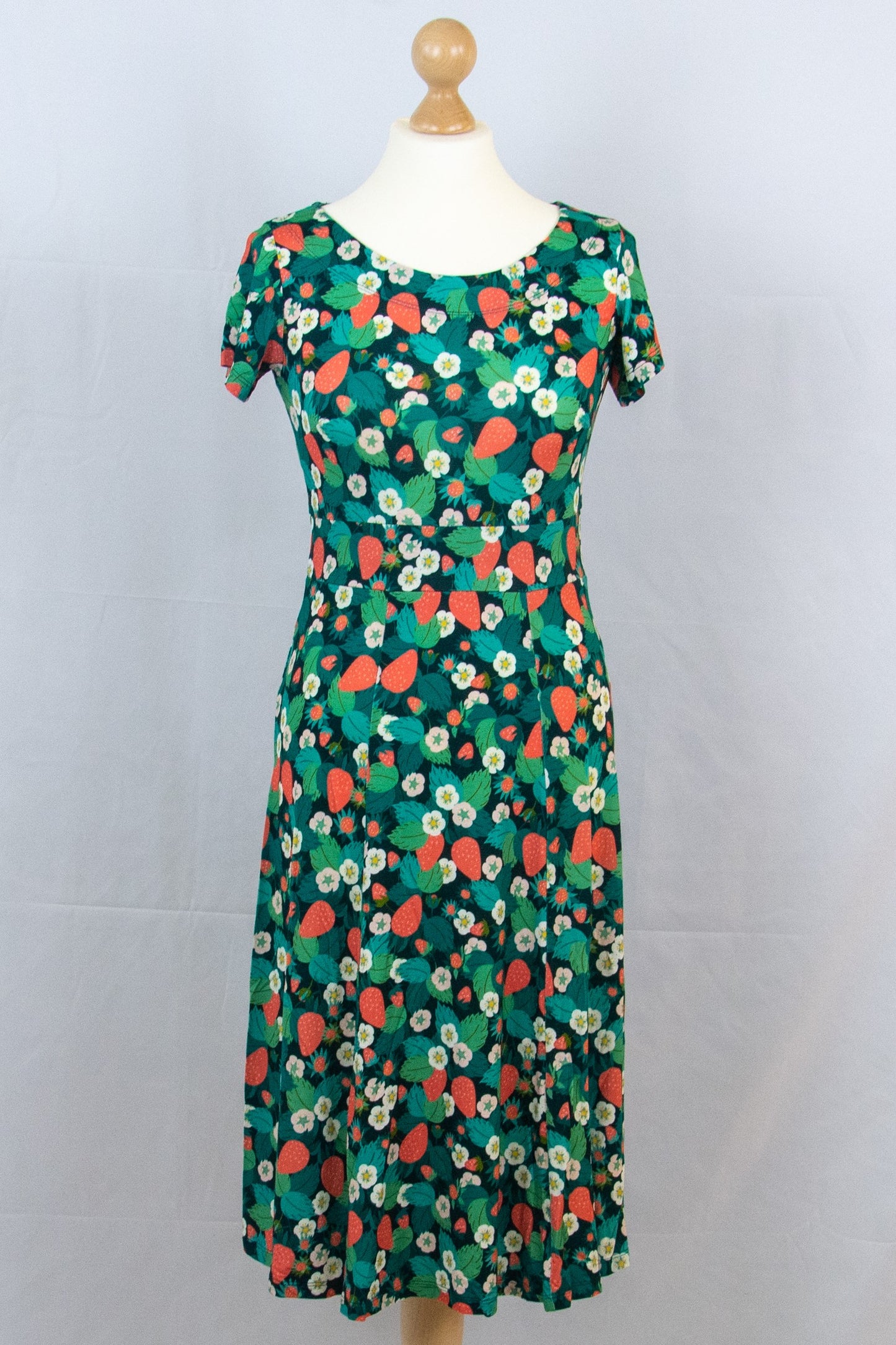 Kleid Hedvig, Smultron