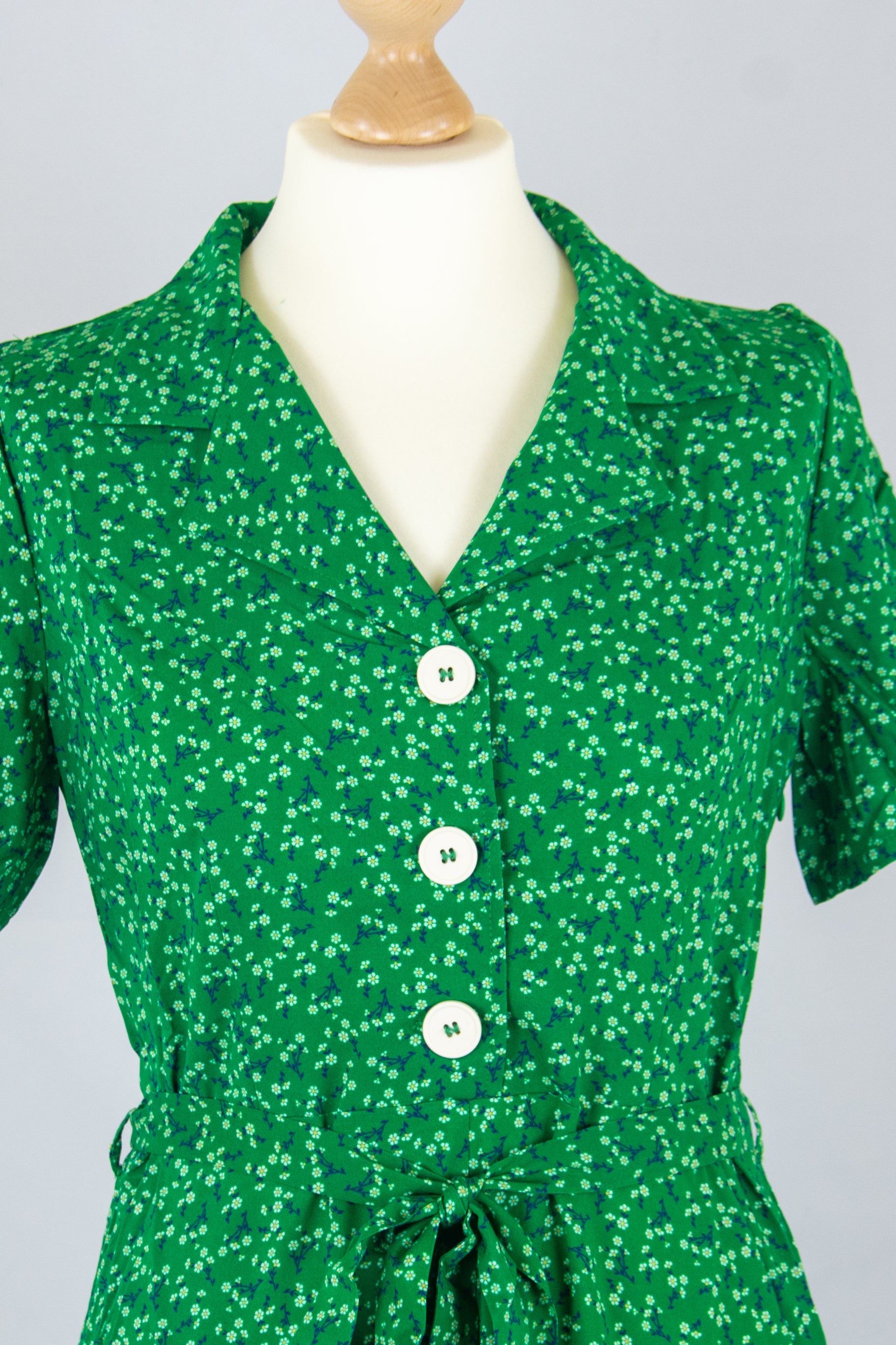 Revers Dress Midi Kamille Green, Bloemen