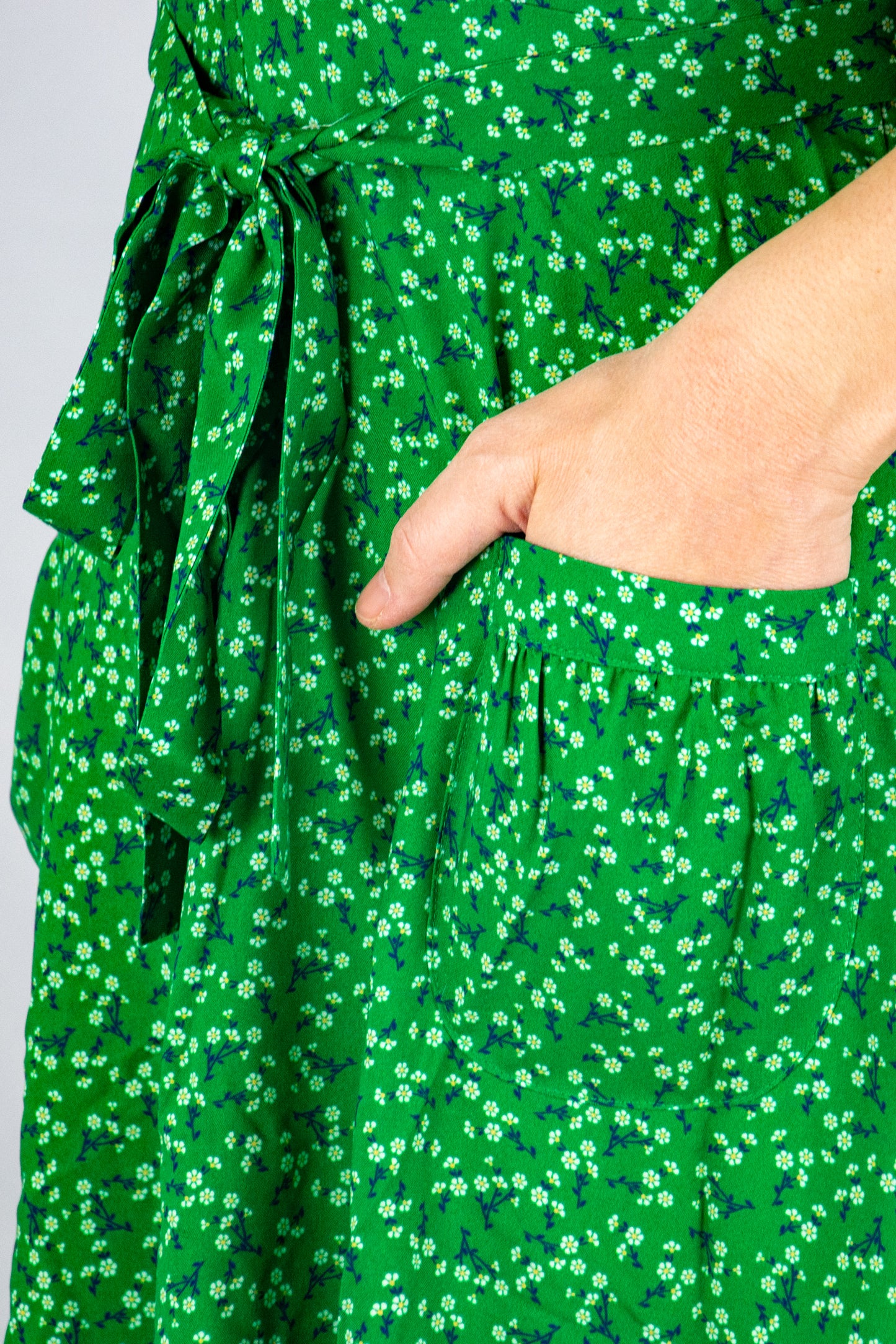 Revers Dress Midi Kamille Green, Bloemen