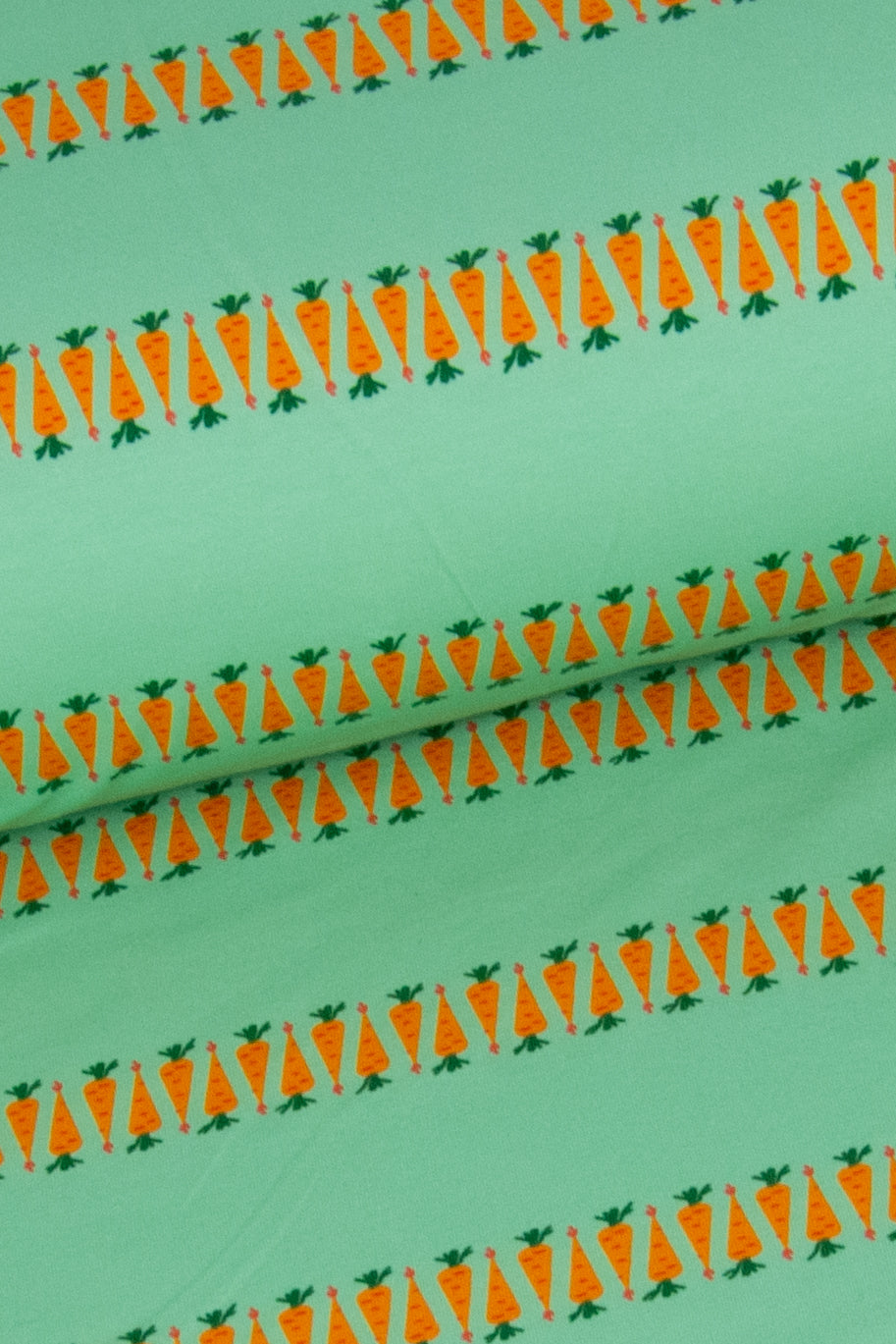 Jersey 'Carrot Parade', Karotten auf Grün  (Preis pro halben Meter)