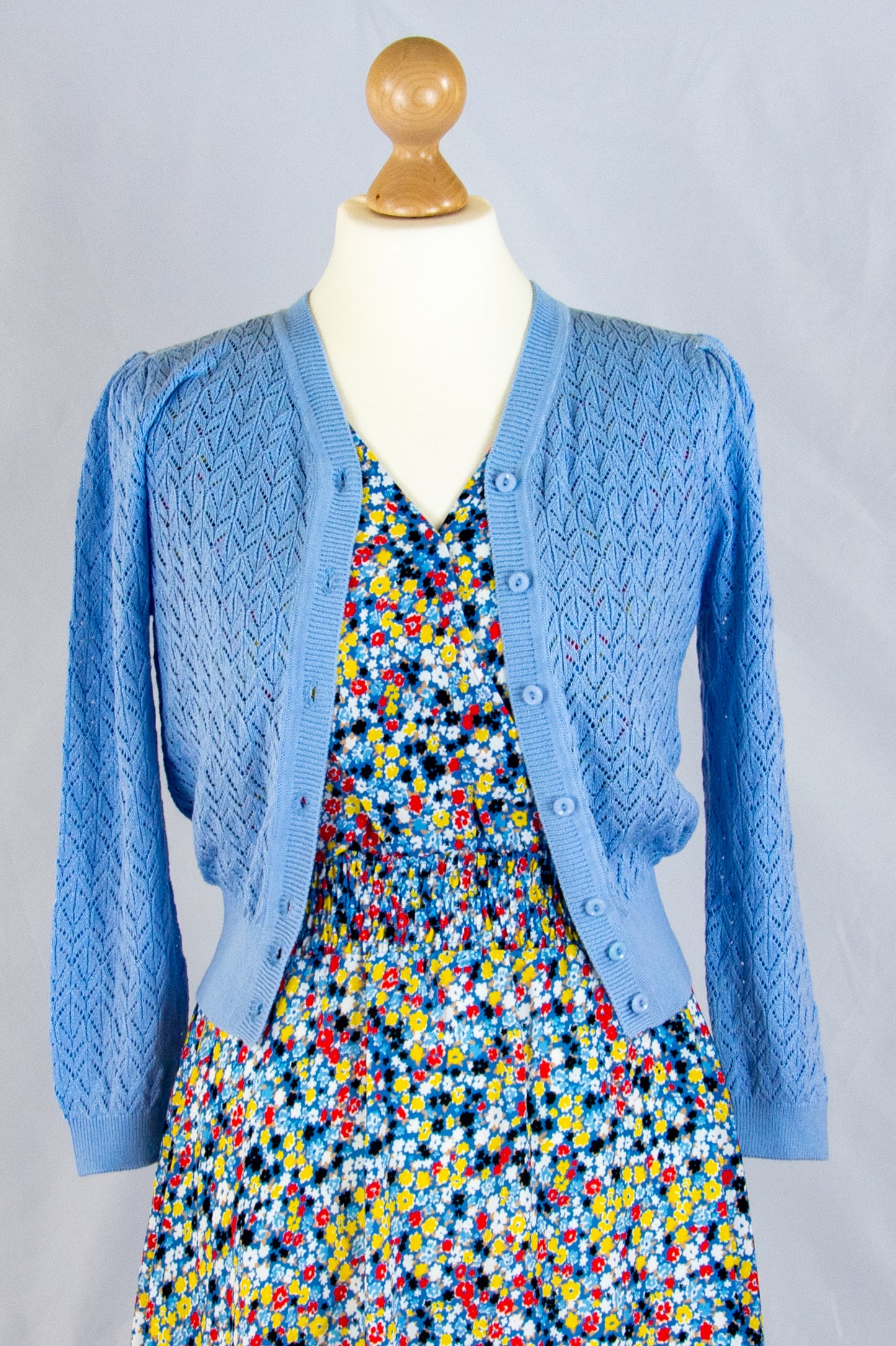 The Topnotch Teatime Cardi, Forget-me-not