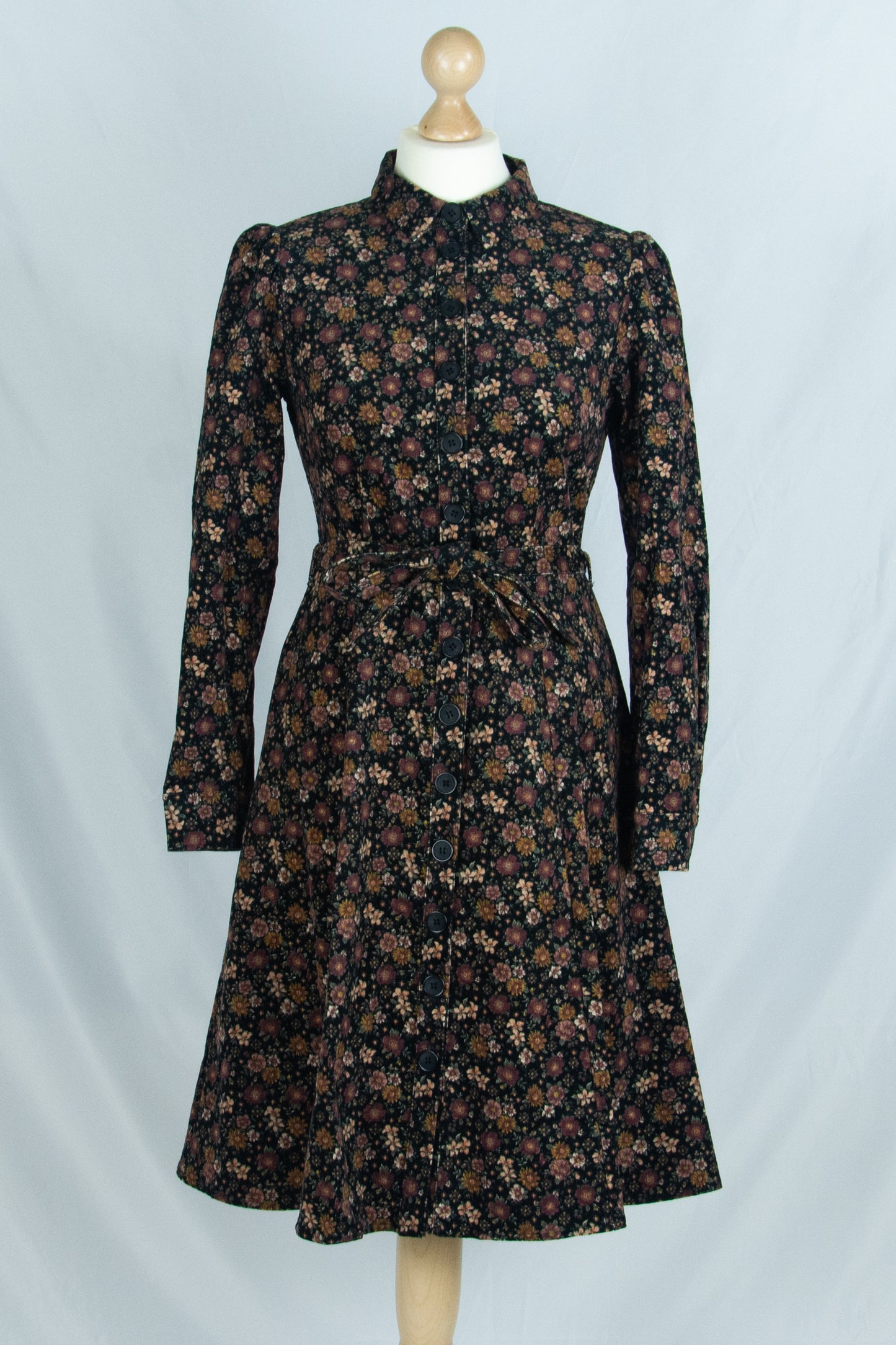 Jane Dress, Kord Antonia