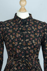 Jane Dress, Kord Antonia