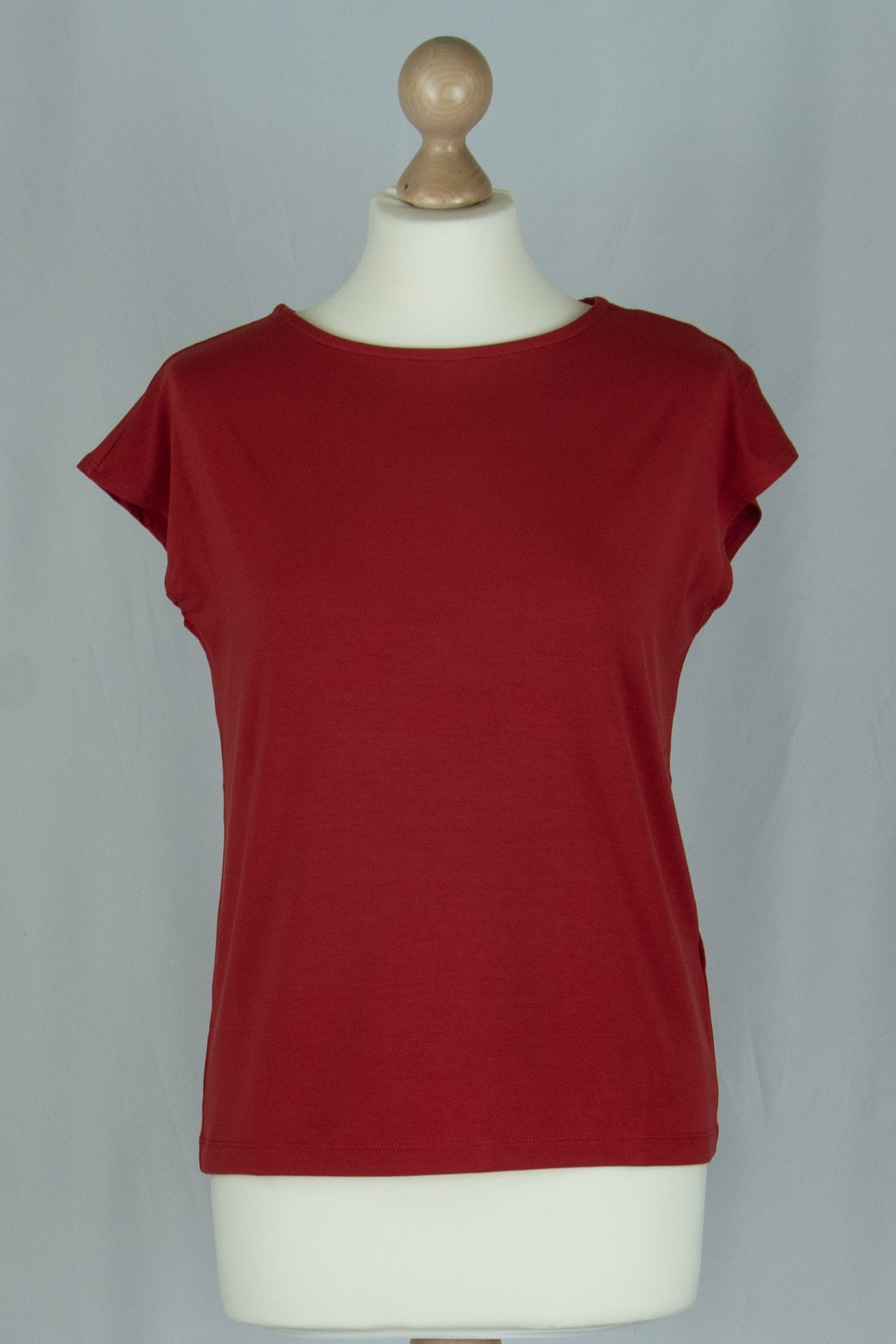 Casual & Chic Top, Pompeian Red