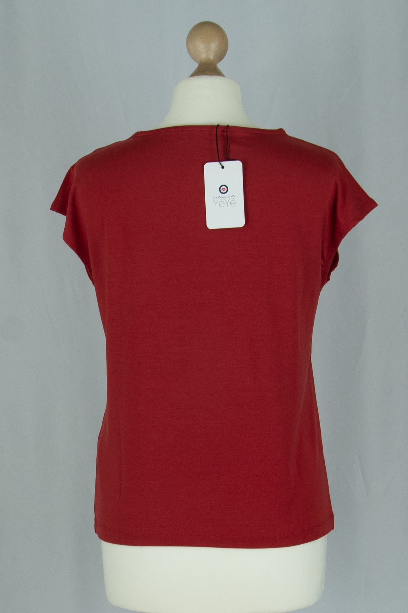 Casual & Chic Top, Pompeian Red