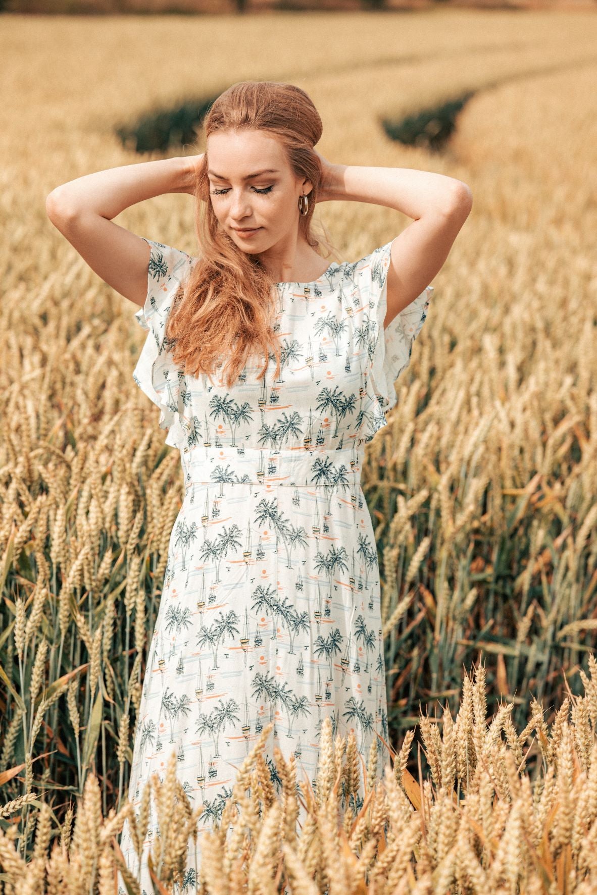 tailliertes Kleid Flügelärmel, Palm
